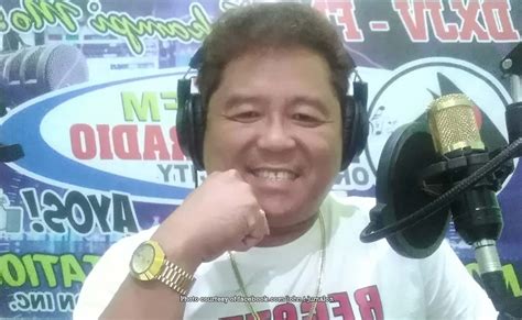 broadcaster binaril video|Radio Broadcaster Inutas Habang On Air .